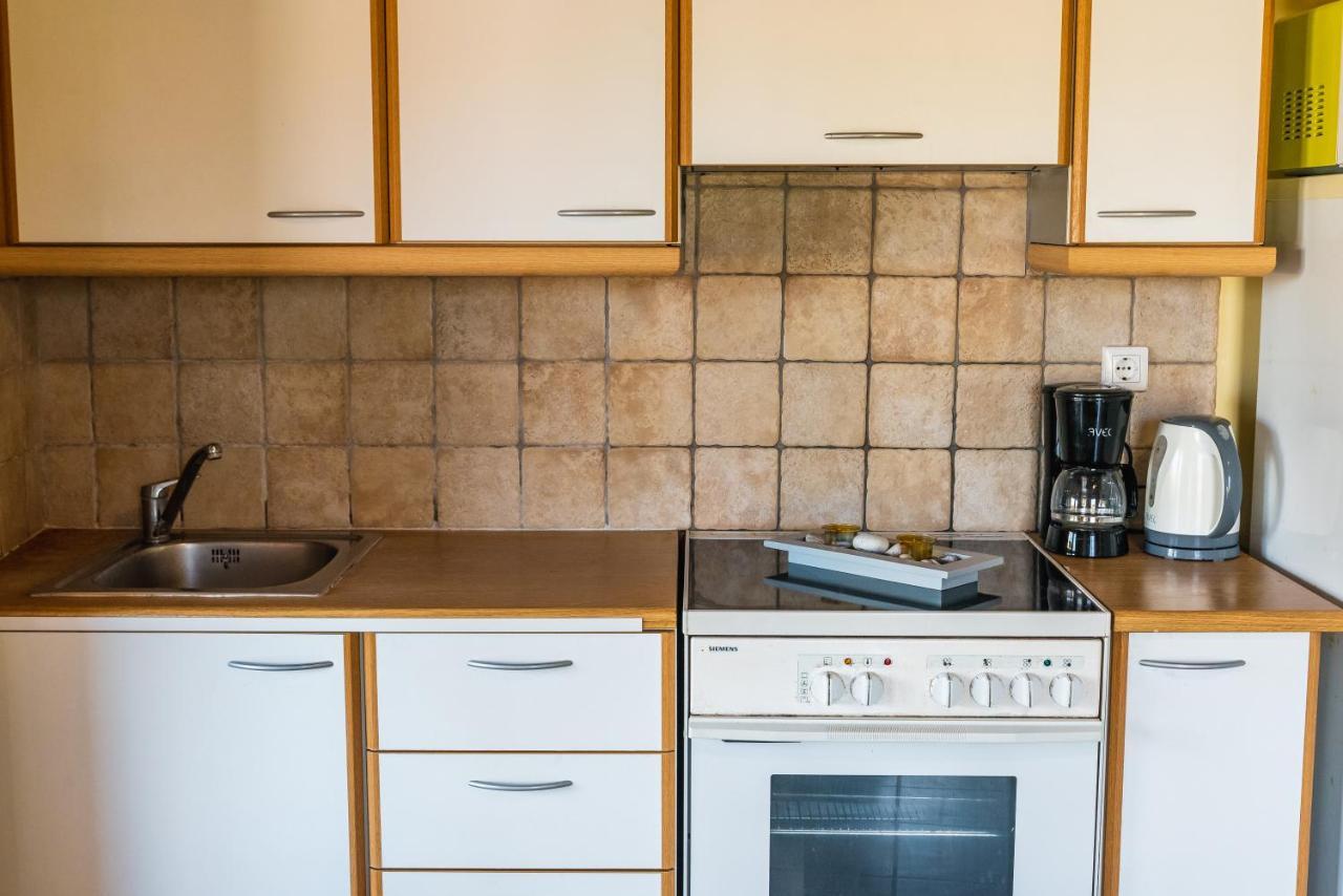 Julia΄S Apartment Alepou 外观 照片
